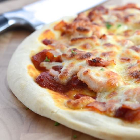 Barbecue Chicken and Bacon Pizza