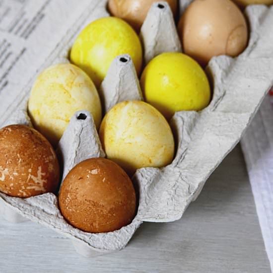 Naturally Dyed Easter Eggs