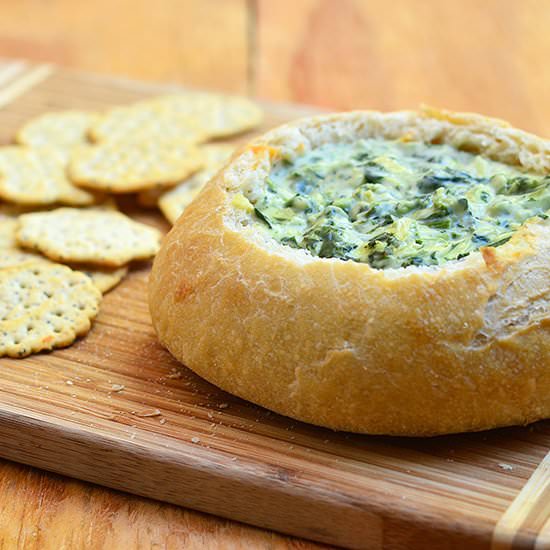 Cheesy Spinach and Artichoke Dip