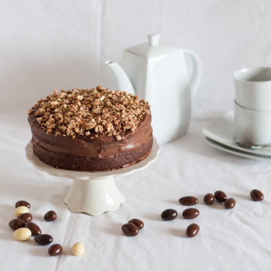 Chocolate Cake with Crunchy Almonds