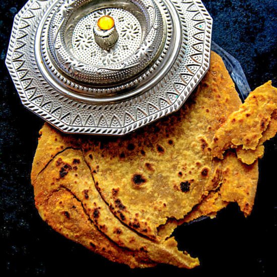 Carrot Garlic Triangle Paratha