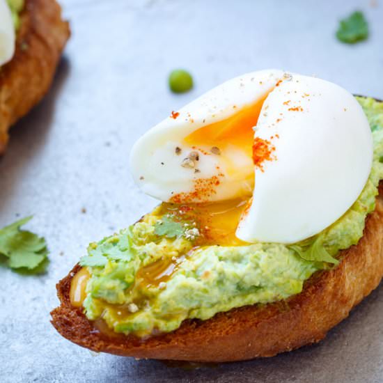Mashed Peas on Breakfast Toast