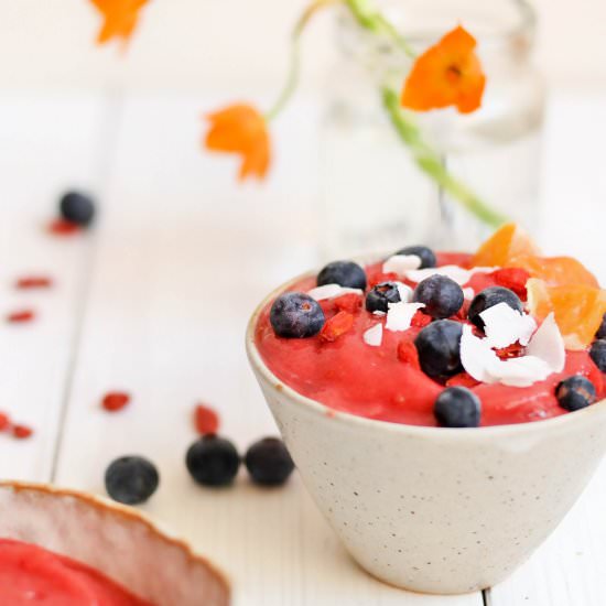 A Cherry-Strawberry Smoothie Bowl