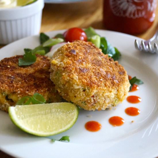 Aromatic Thai Crab Cakes with Aiöli