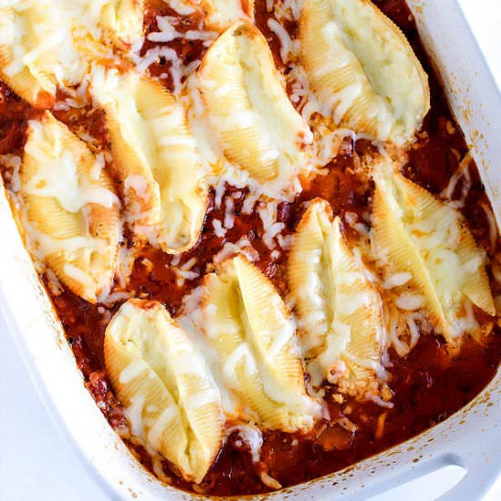 Ricotta Stuffed Shells w/ Marinara