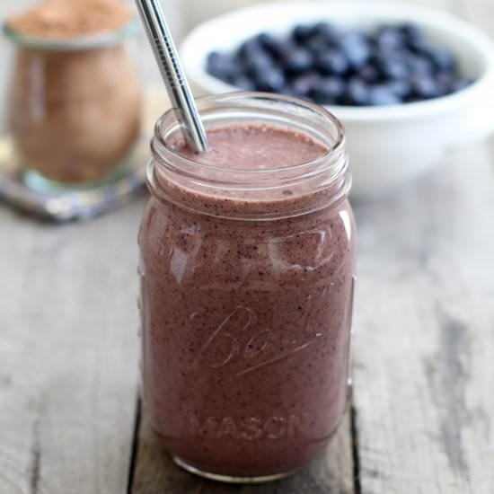 Raw Cacao and Blueberry Smoothie