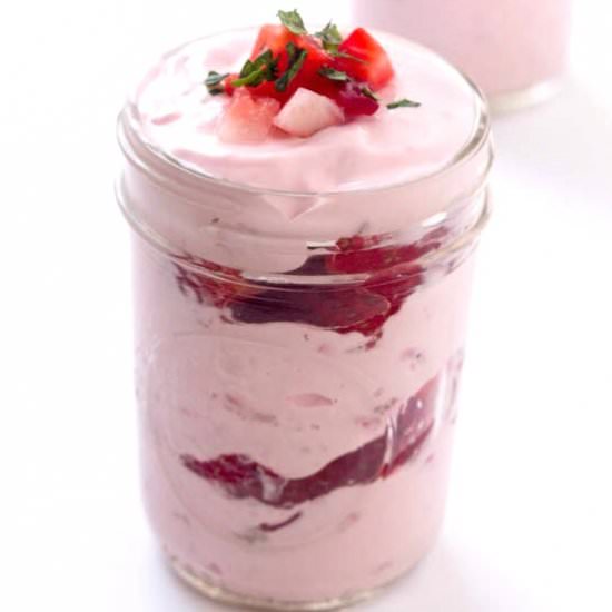 No-Bake Strawberry Cheesecake Jars