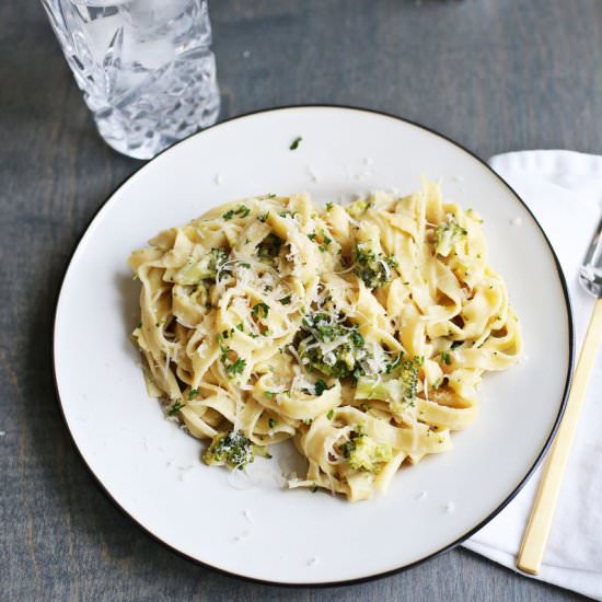 One Pot Creamy Broccoli Pasta