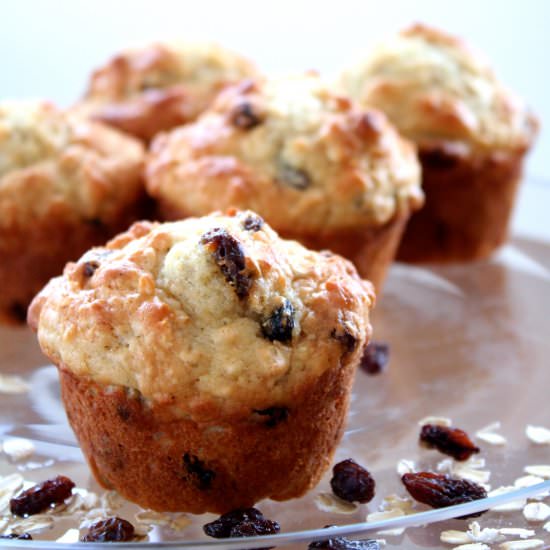 Cinnamon Oatmeal Raisin Muffins