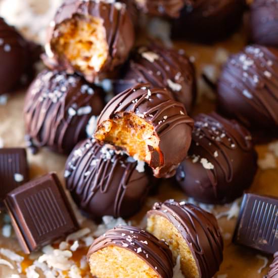 Chocolaty Coconut Caramel Bites