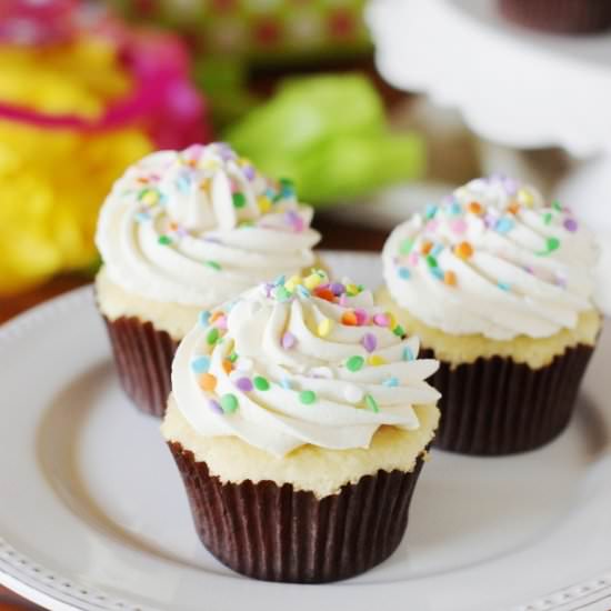Vanilla Cupcakes & Vanilla Frosting