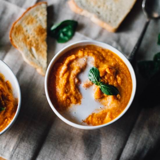 Roasted Carrot Cauliflower Soup