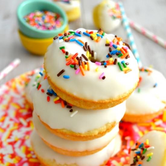 Easy Vanilla Cake Donuts