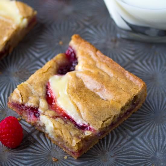 Raspberry Cheesecake Blondies