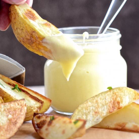 Mayonnaise and Garlic Mayonnaise