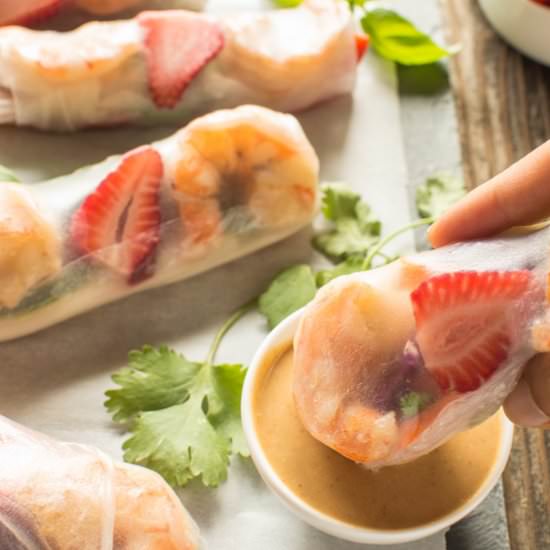 Shrimp Spring Rolls & Peanut Sauce