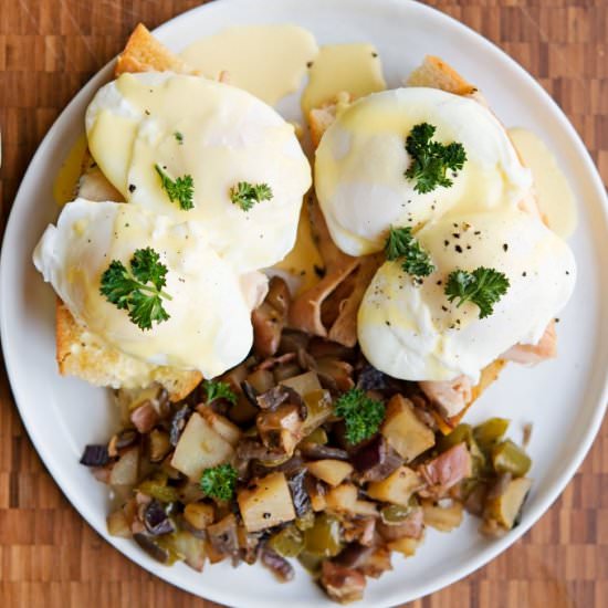 Eggs Benedict & Home Fries