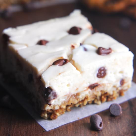 Chocolate & Pretzel Cheesecake Bars