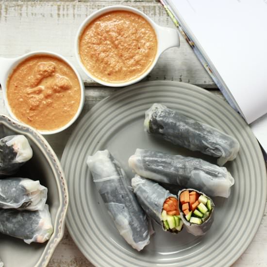 Spring Rolls with Seaweed and Cashew Sauce