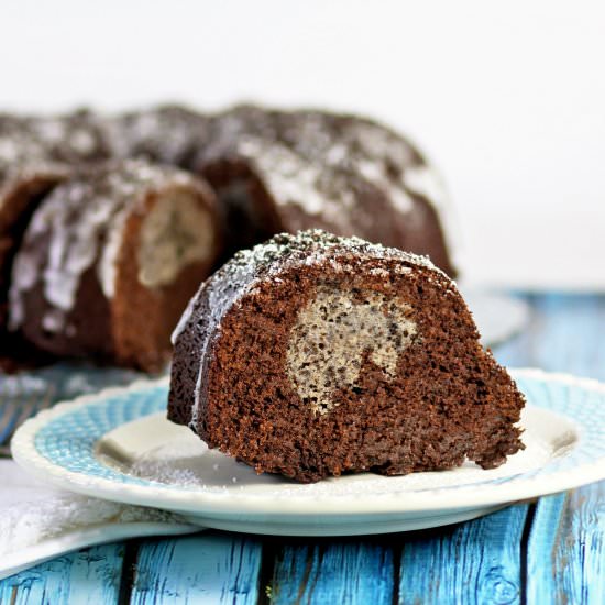 Chocolate Bundt Cake with Oreo
