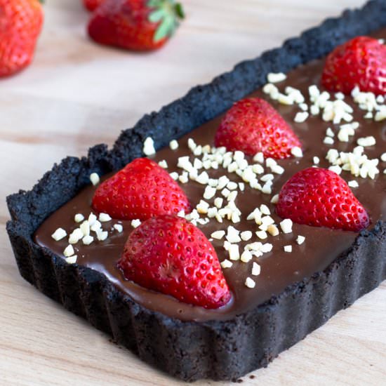 No-Bake Strawberry Chocolate Tart