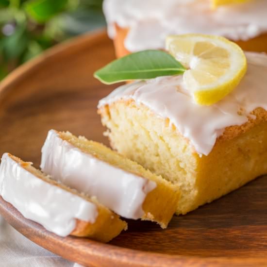 Mini Iced Lemon Pound Cake Loaves