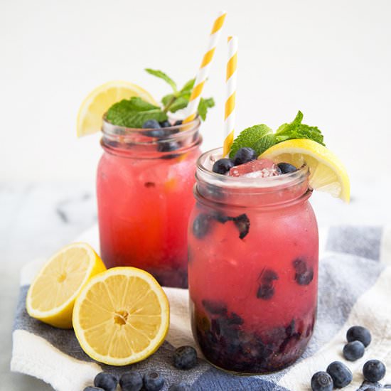 Sparkling Blueberry Lemonade