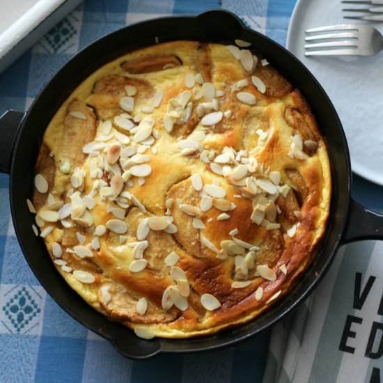 Almond Omelette with Apples