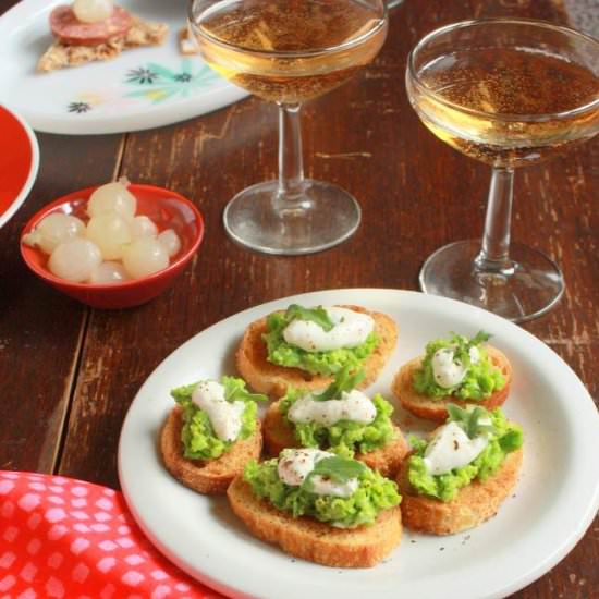Sweet Pea & Ricotta Crostini