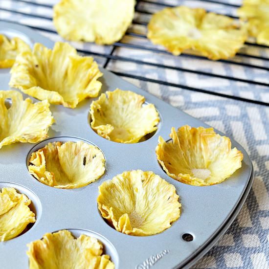 How to make dried pineapple flowers