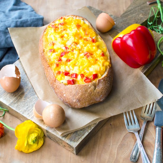 5 Ingredient Baked Egg Boats
