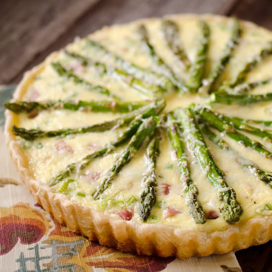 Cheesy Ham & Asparagus Quiche