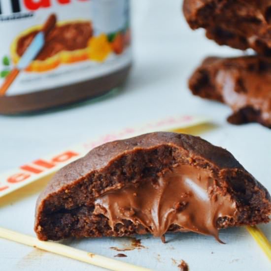 Nutella Stuffed Chocolate Cookies