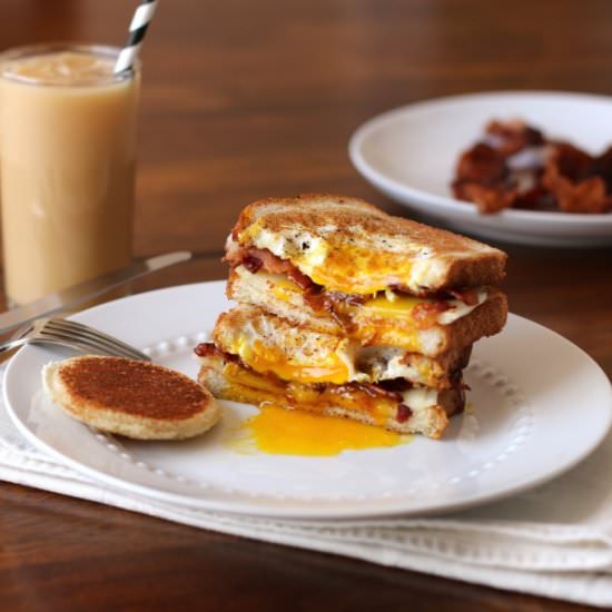 Egg in a Bread Sandwich