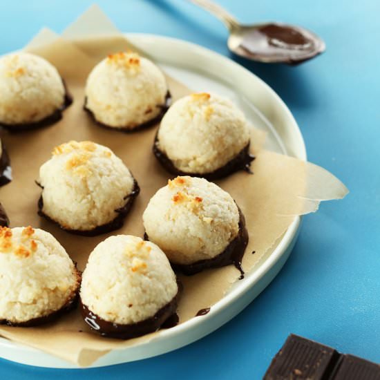 Vegan Dark Chocolate Macaroons