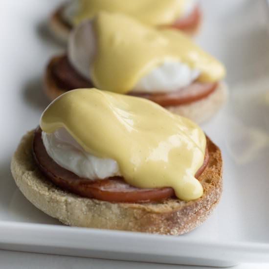 How to Make Eggs Benedict Easily