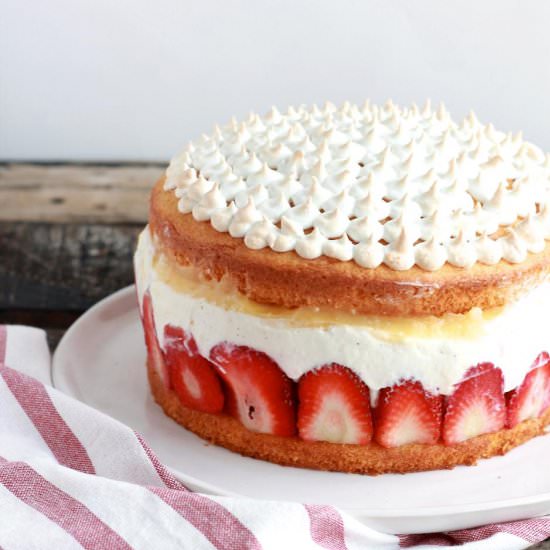 Strawberry Mascarpone Cream Cake