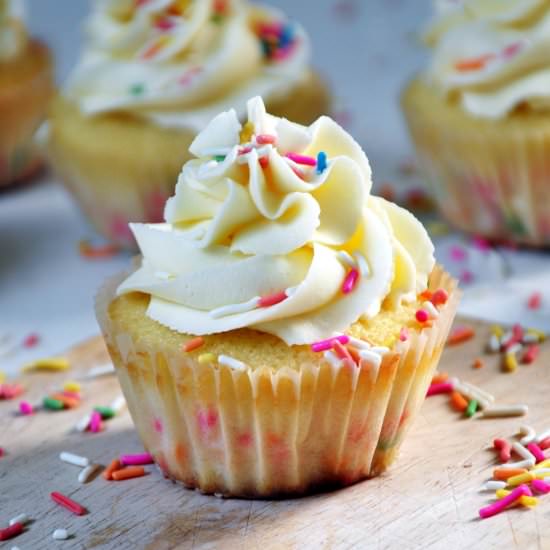 Homemade Funfetti Cupcakes