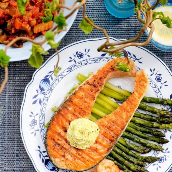 Grilled Salmon with Garlic Butter