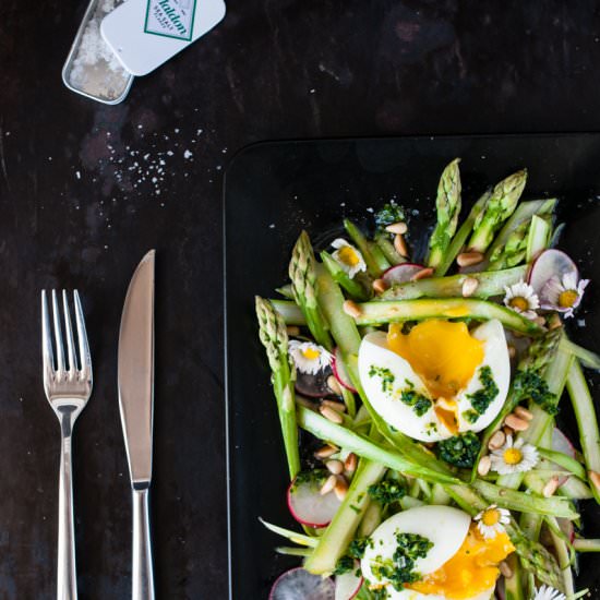 Green Asparagus with Radishes