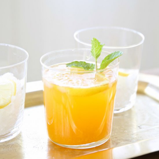 Kentucky Derby Spiked Peach Tea
