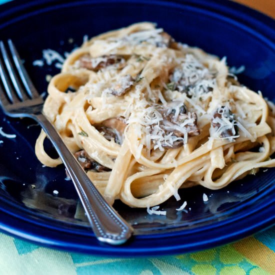 Fettuccine Alfredo with Mushrooms