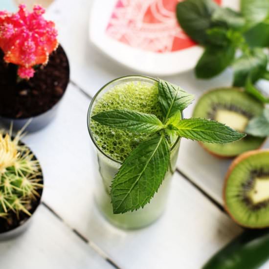 Kiwi, Jalepeno, and Mint Smoothie