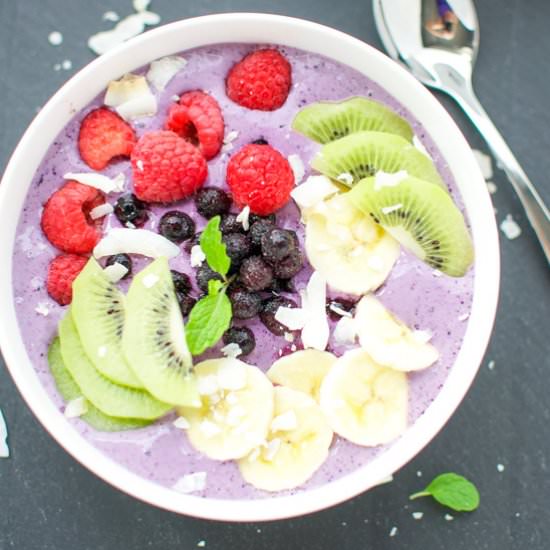 Smoothie Bowl with Quark Cheese
