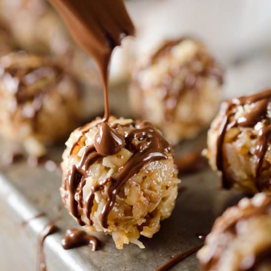 Coconut Macadamia Bites