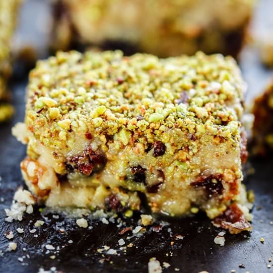 Easy No Bake Dessert Bars w/ Dates