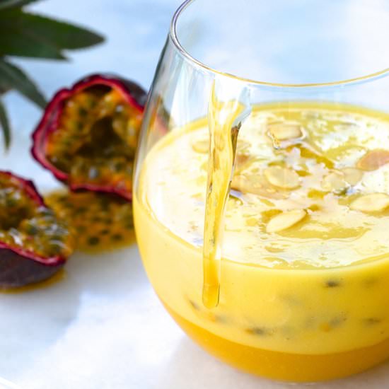 Banana-pine smoothie