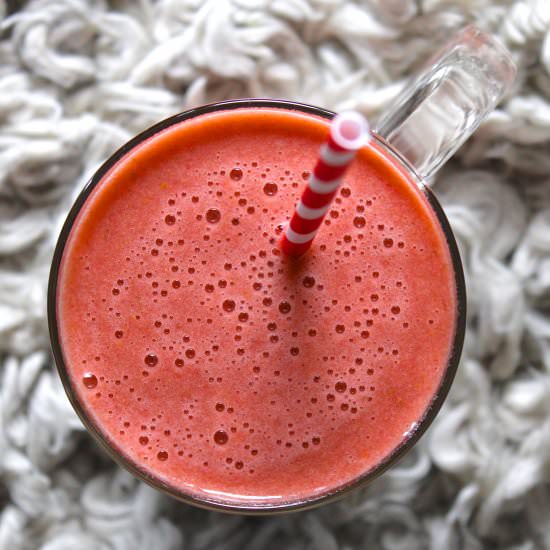 Pineapple, Raspberry + Mint Shake