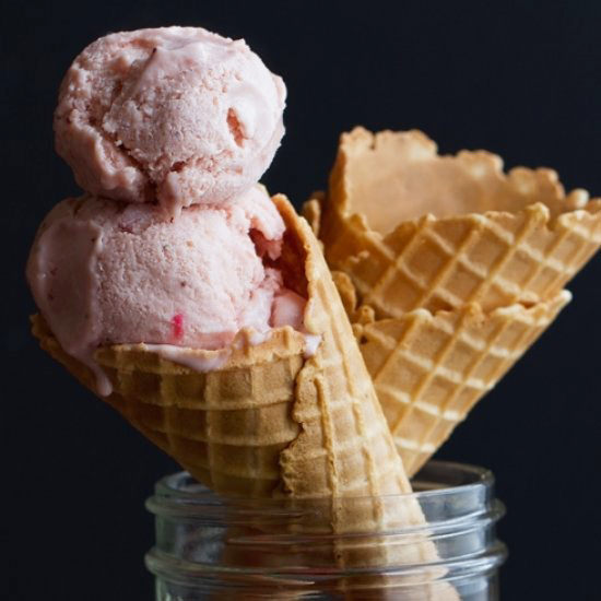 Fresh Strawberry Ice Cream