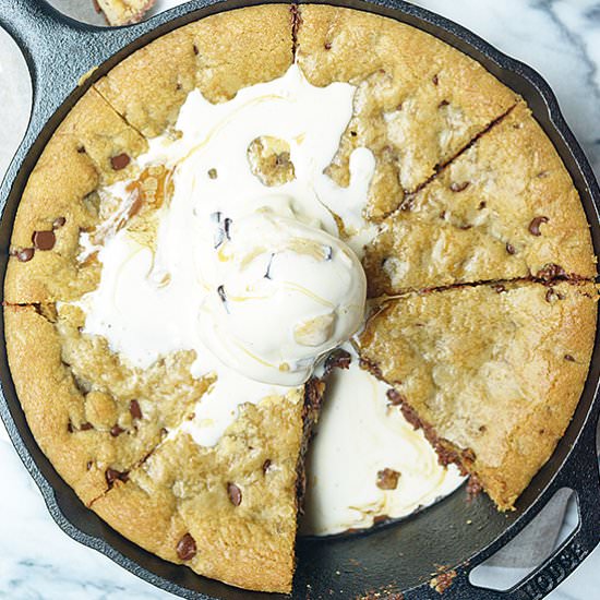 Snickers Deep Dish Chocolate Cookie